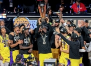 美国NBA赛季战况激烈，球队竞争激烈