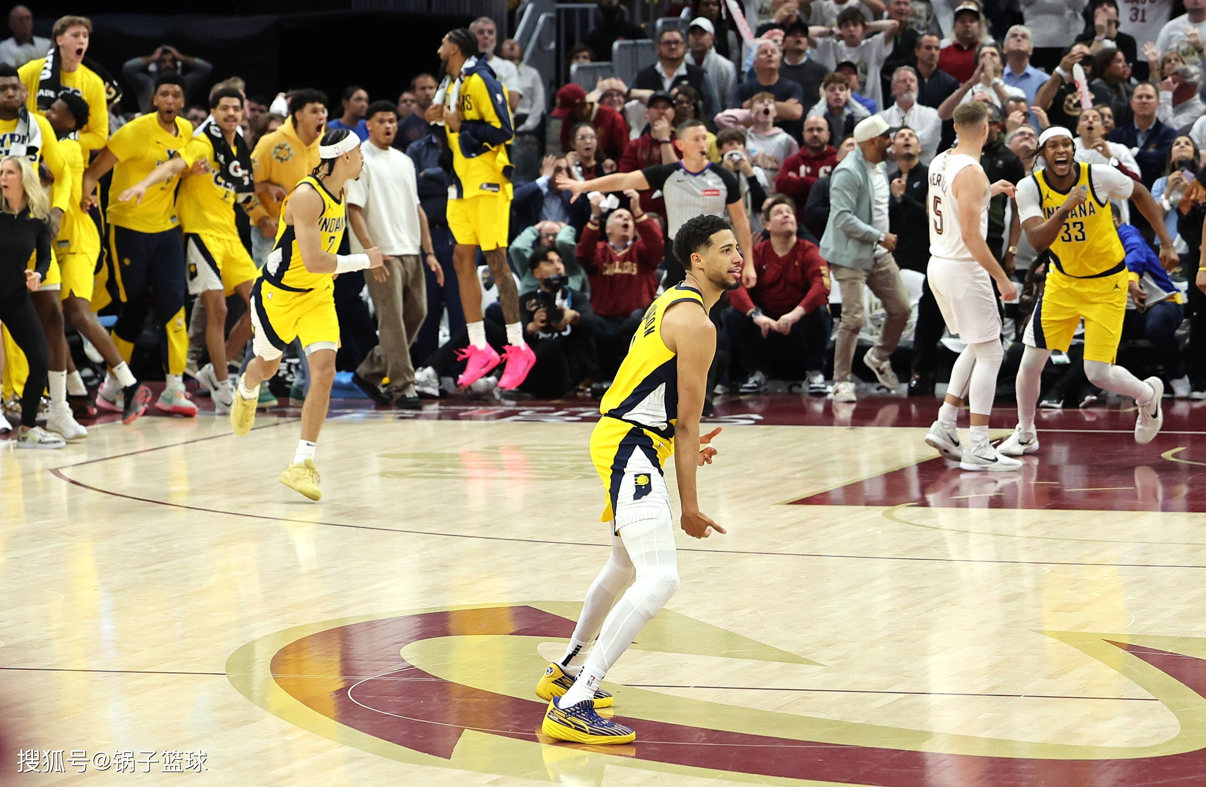 詹姆斯官方宣布领先优势明显新规,雄鹿引发争议!上演精彩一战的简单介绍 詹姆斯官方宣布领先优势明显新规,雄鹿引发争议!上演精彩一战的简单介绍